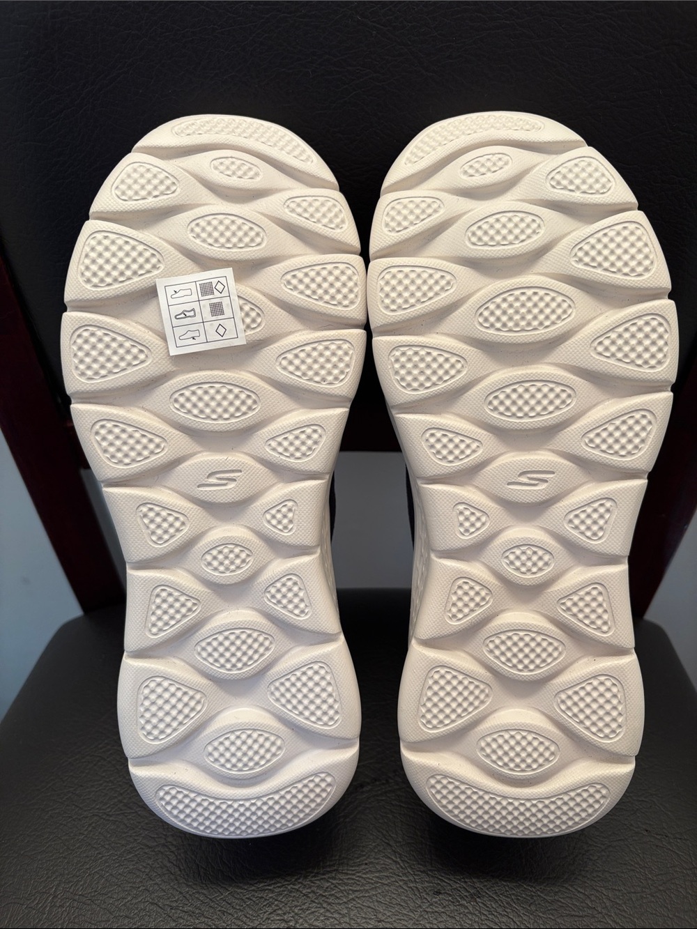 New Skechers GOwalk Women’s Black and White Slip-On Memory Foam Sneakers Size 6 - Picture 4 of 4